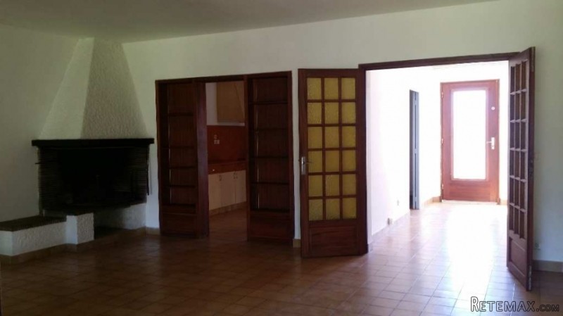 4 Bedroom Villa For Sale - 2