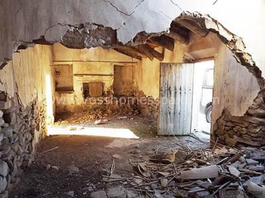Ruin of 63m2 on an urban building plot Water and.. - 3