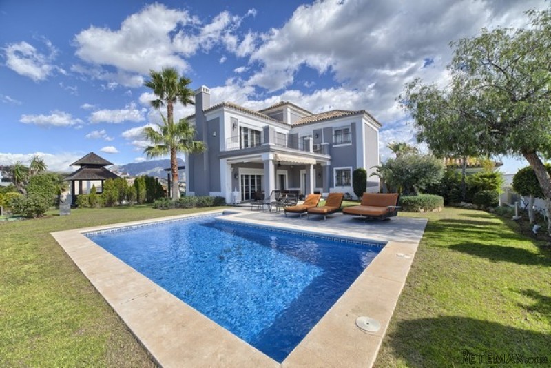 HM4O2316 - Villa For sale in Nueva..