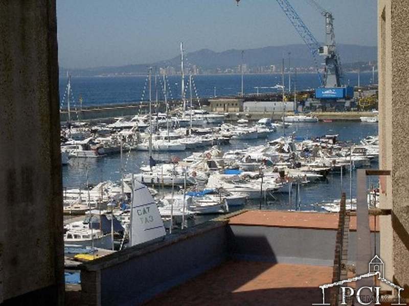 Reformed Apartment closed to the port..
