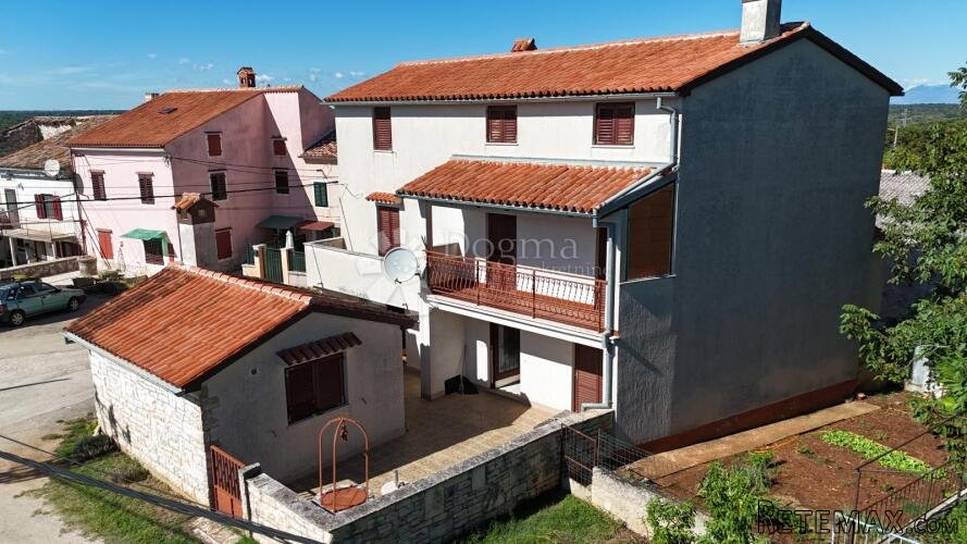 Kuća u okolici Marčane ,dvojna kuća 113m2