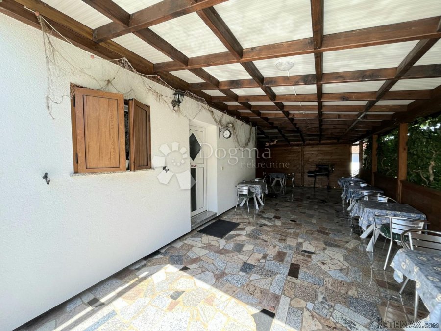 Prekrasna Villa s bazenom - 8