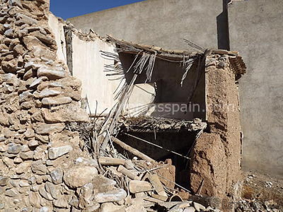Ruin of 63m2 on an urban building plot Water and.. - 9