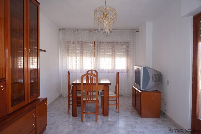 6 bedroom, 2 bathroom Apartment, (build..