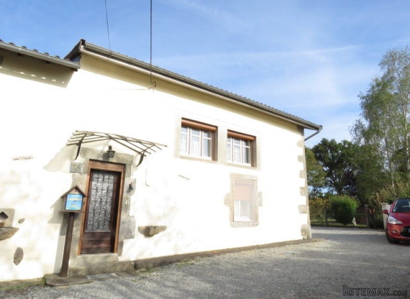 Country cottage with garages and big..