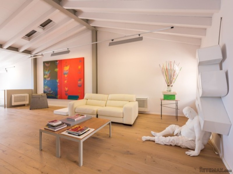 Modern Loft Style Town House In Alaro