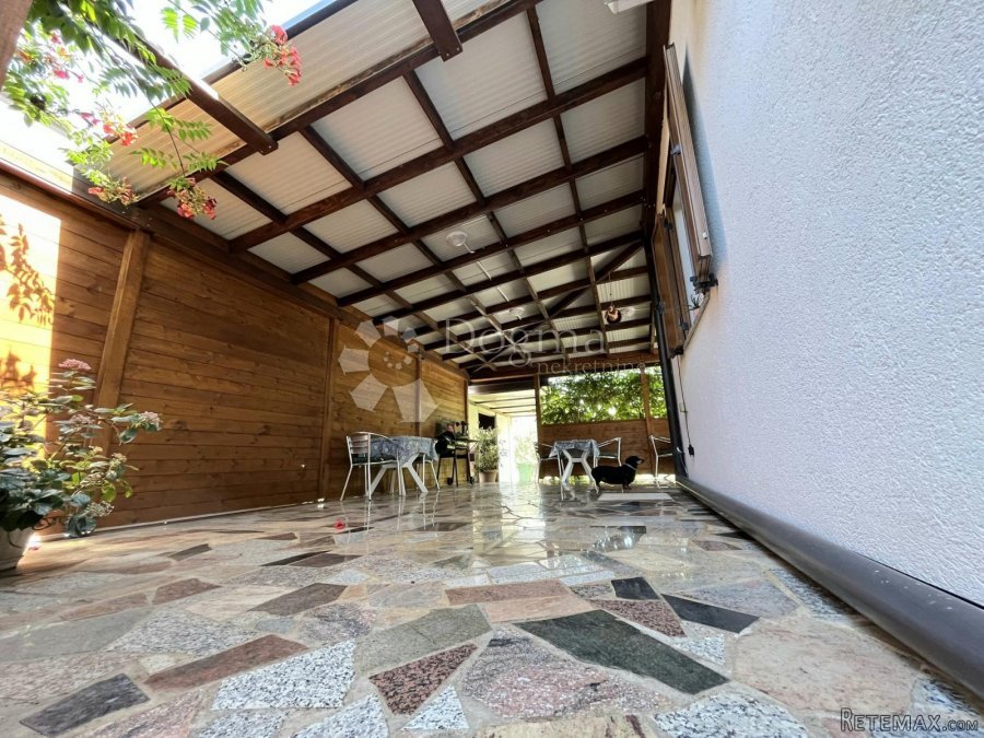 Prekrasna Villa s bazenom - 10