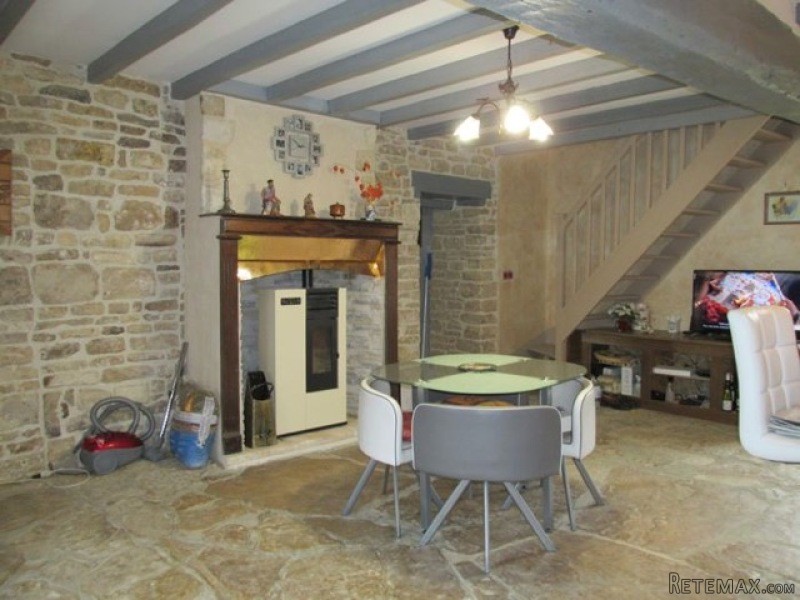 Renovated 3 Bed Stone Property - 2