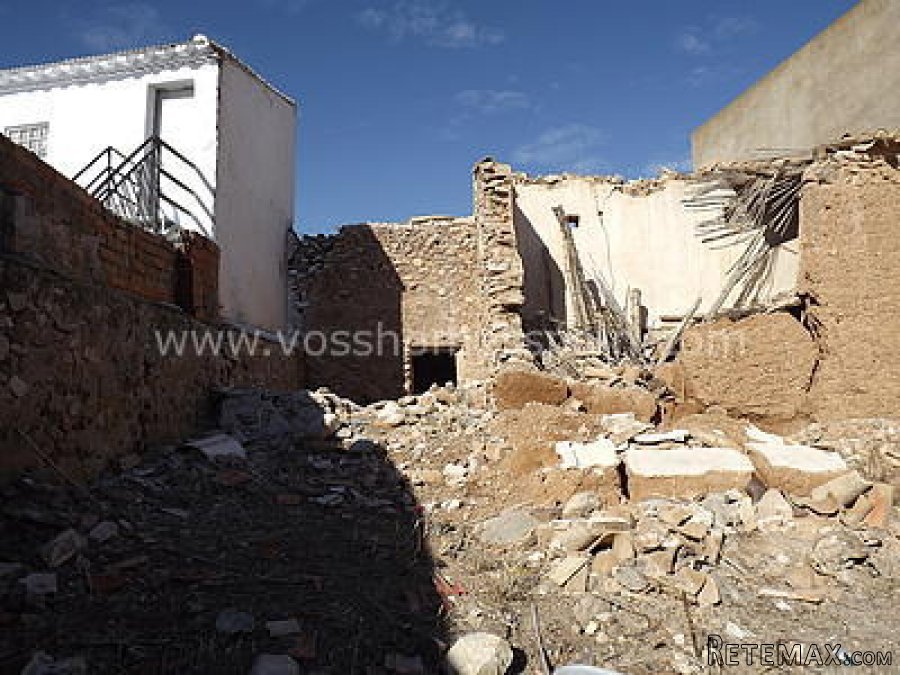 Ruin of 63m2 on an urban building plot Water and.. - 10