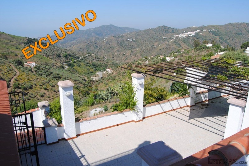 Chalet for Sale in Competa, Competa..