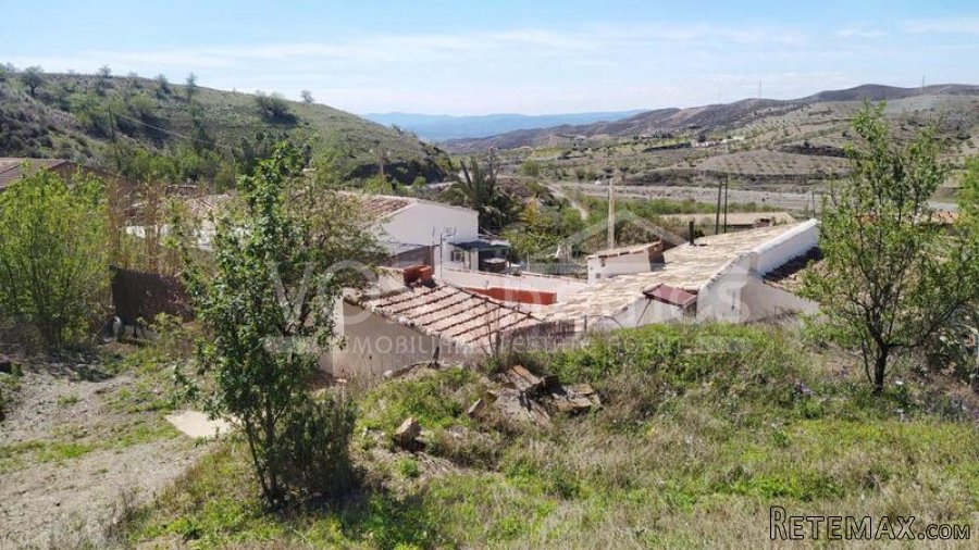 NEW & EXCLUSIVE LISTING TO VOSS HOMES - TWO ADJOINING.. - 2