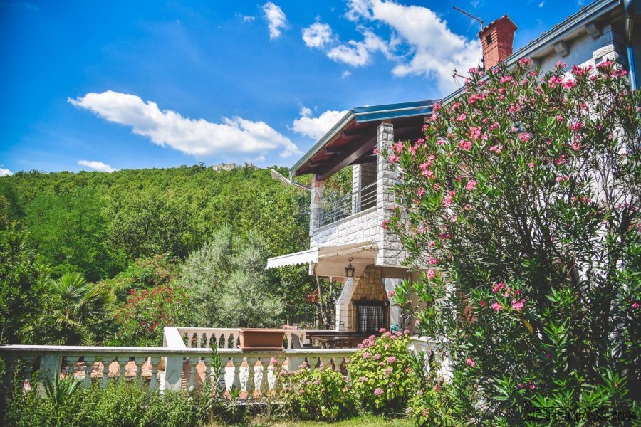 OPATIJA - POBRI, samostojeća kuća 200m2 - 2