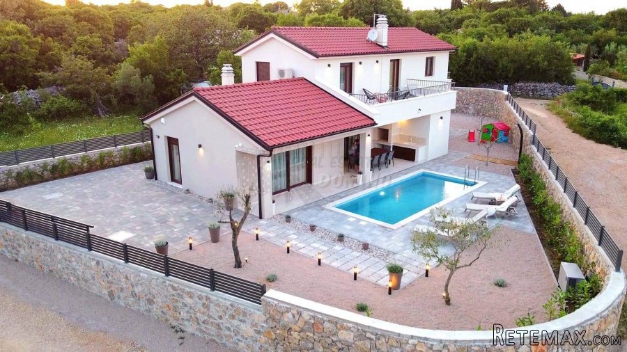 Vila s bazenom - okolica grada Krka! - 2