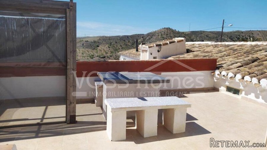 NEW & EXCLUSIVE LISTING TO VOSS HOMES - TWO ADJOINING.. - 3