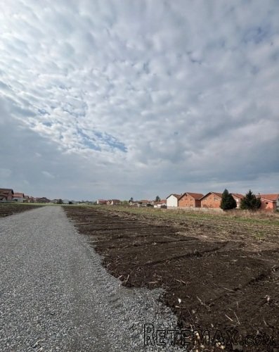Prodajem gradjevinske parcele u Borci - 5