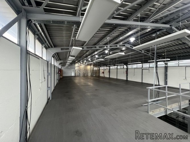 Izdajem halu sa kancelarijama od 770m2 u Rakovici - 16