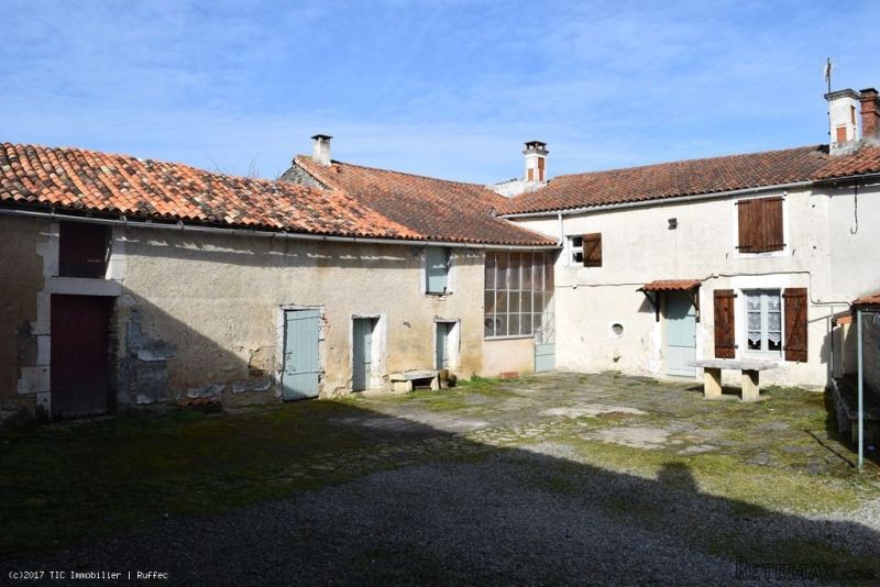 3 Bedroom Village House With Gas..