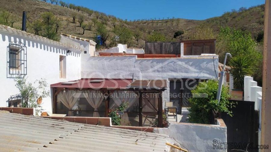 NEW & EXCLUSIVE LISTING TO VOSS HOMES - TWO ADJOINING.. - 9