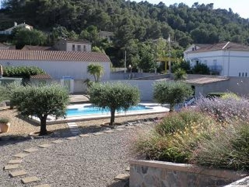 Well Renovated Villa With Large Garage.. - 2
