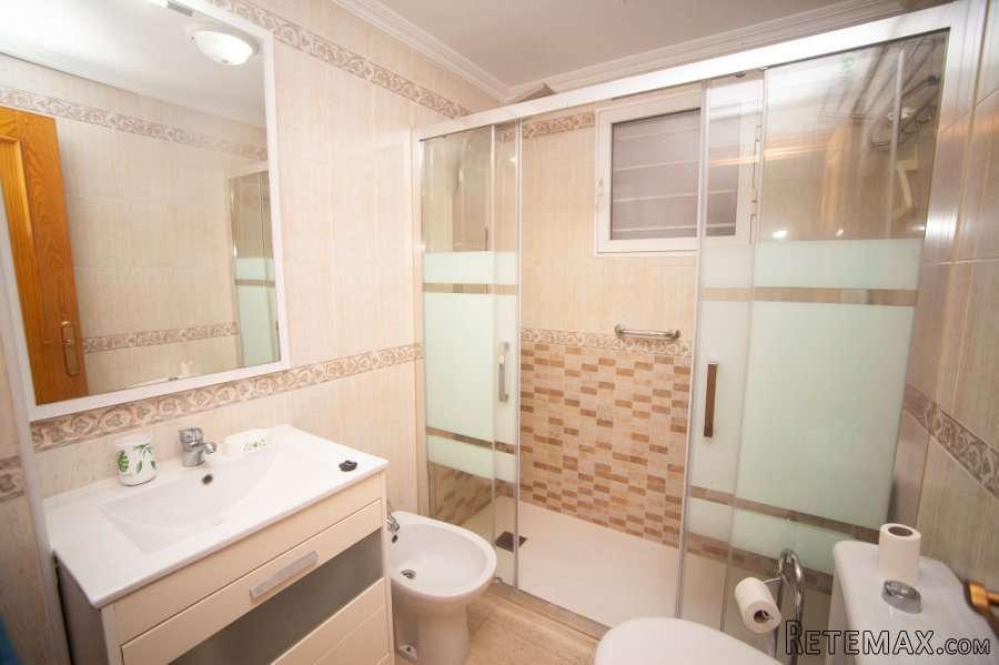 Piso en la planta tercera de 2 dormitorios, 1 baño, cocina.. - 2