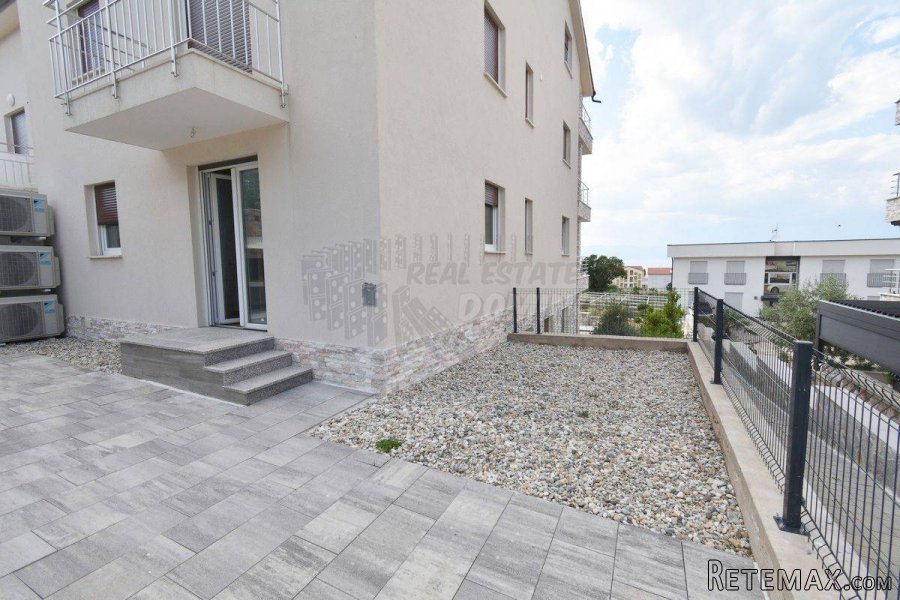 Apartman u novogradnji s vlastitom okućnicom! Njivice! - 3