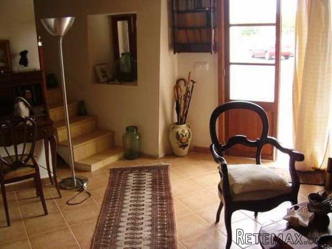 Beautiful large house with semi-independent study. 300m2.. - 3
