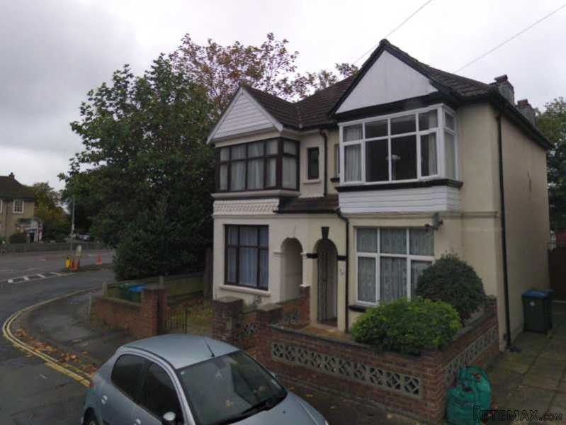 Manor Road South, Woolston (7/625)