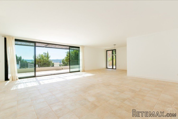 With the port of Javea located just a few hundred meters.. - 4