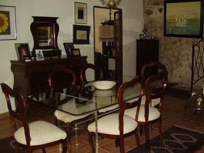 Beautiful large house with semi-independent study. 300m2.. - 5