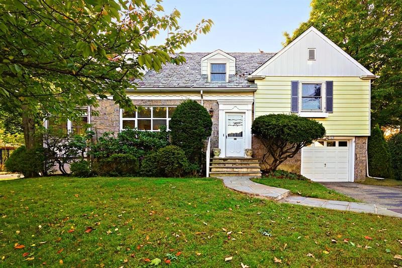 4 bedroom House For Sale: 110 Ridge..