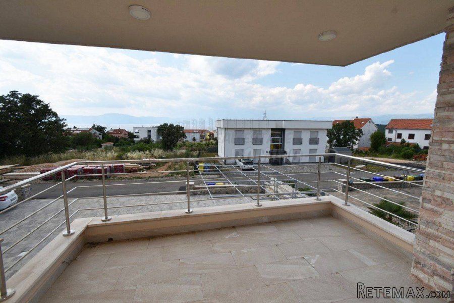 Apartman u novogradnji s vlastitom okućnicom! Njivice! - 7