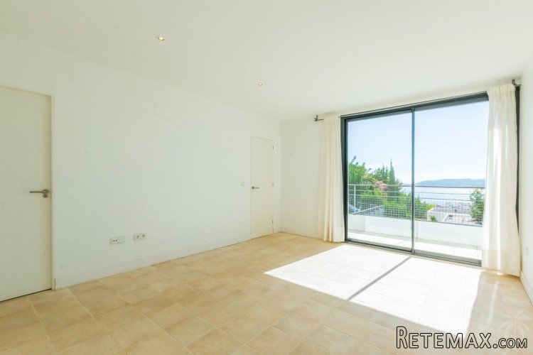 With the port of Javea located just a few hundred meters.. - 7