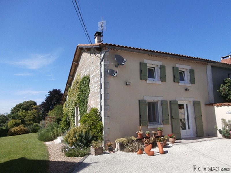Beautifully Renovated Stone House With.. - 2