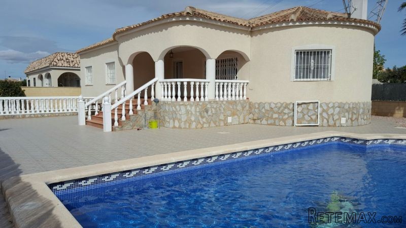 3 Bedrooms - Villa - Alicante - For Sale