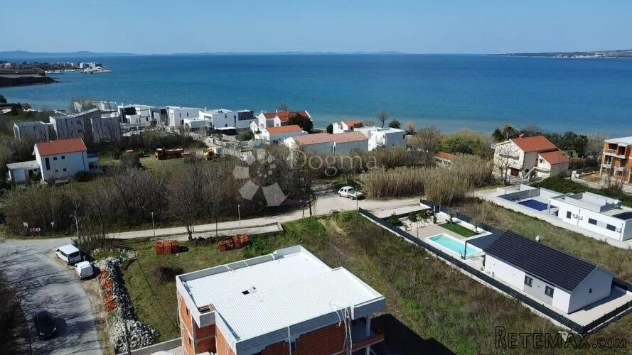 60m2-prizemlje,vrt,200m od mora