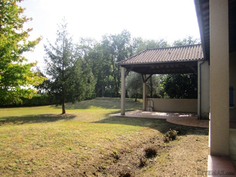 A Substantial Property With Swimming.. - 2