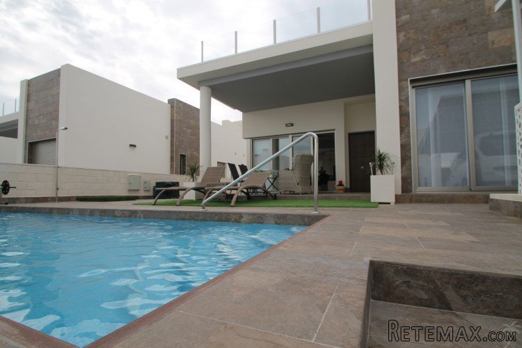 Beautiful villa located in Villamartin, Orihuela Costa.. - 2