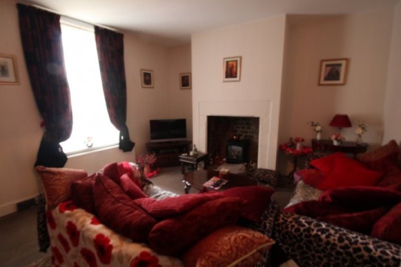 1 bedroom, Ground Floor Flat house for.. - 2