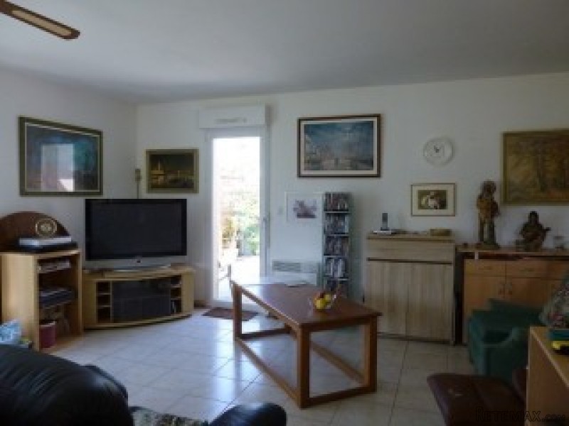 Detached bungalow situated on outskirts.. - 2