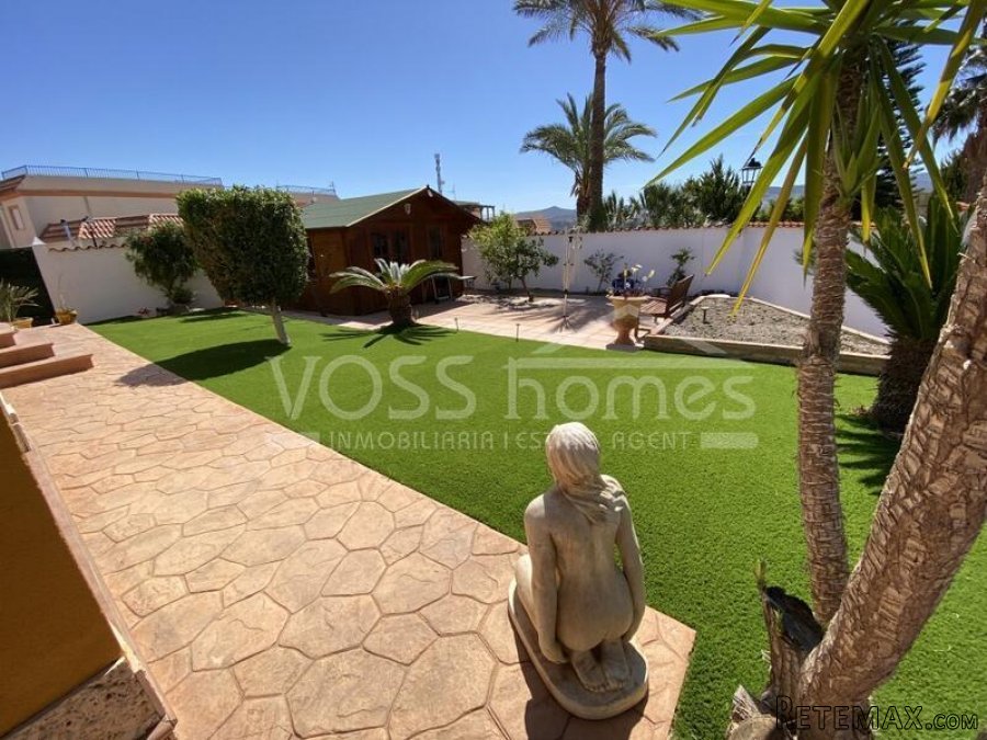 NEW & EXCLUSIVE LISTING FOR VOSS HOMES - A modern, homely.. - 5