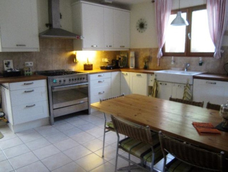 Villa In A Highly Sought After Area - 2
