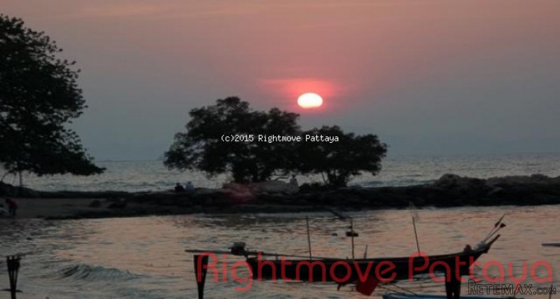 1 Bedroom Condo for sale in Wongamat -..