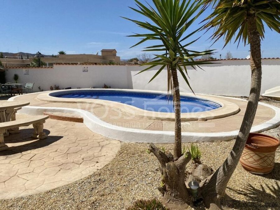 NEW & EXCLUSIVE LISTING FOR VOSS HOMES - A modern, homely.. - 8