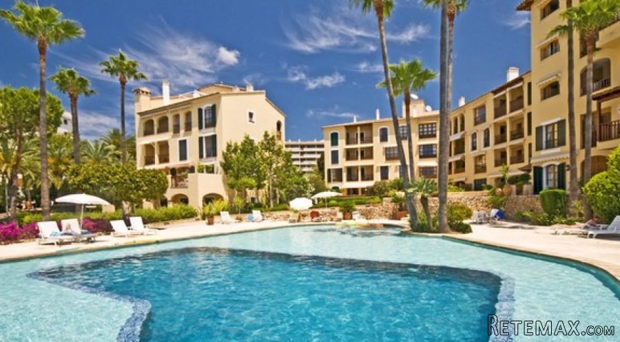 Spacious luxury duplex apartment for sale with amazing sea..