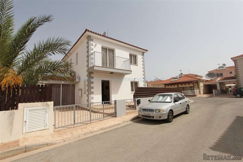 House Detached - For Sale - 3 Bedrooms