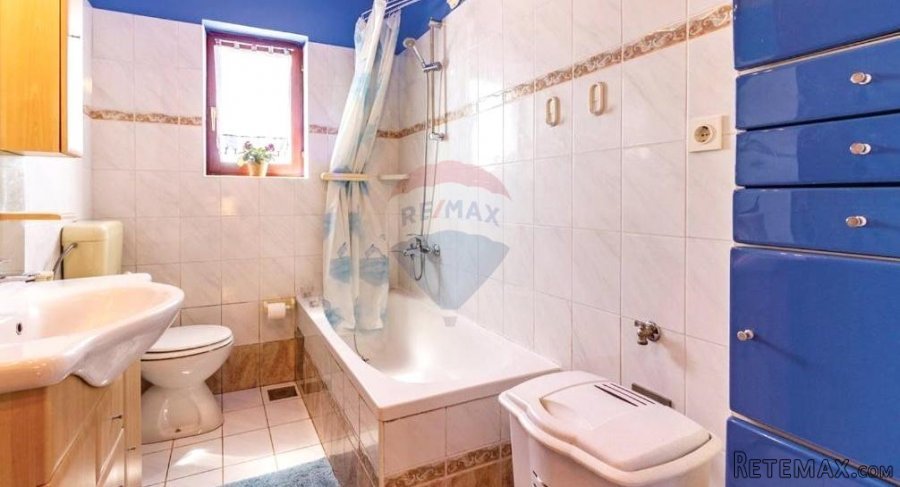 Istra, Pula - Barbariga, samostojeća kuća s pogledom na more - 10