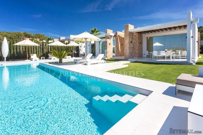 Beautiful villa with views of the sea..