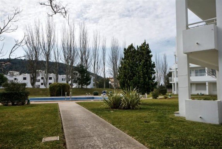 Lovely first floor apartment in a very nice complex in.. - 2