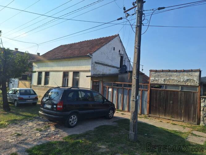 Porodična tipska kuća u Begeču
