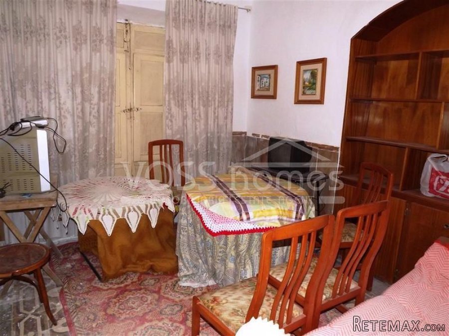 A two storey 4 bed, 1 bath Town house of 123m2 walking.. - 3